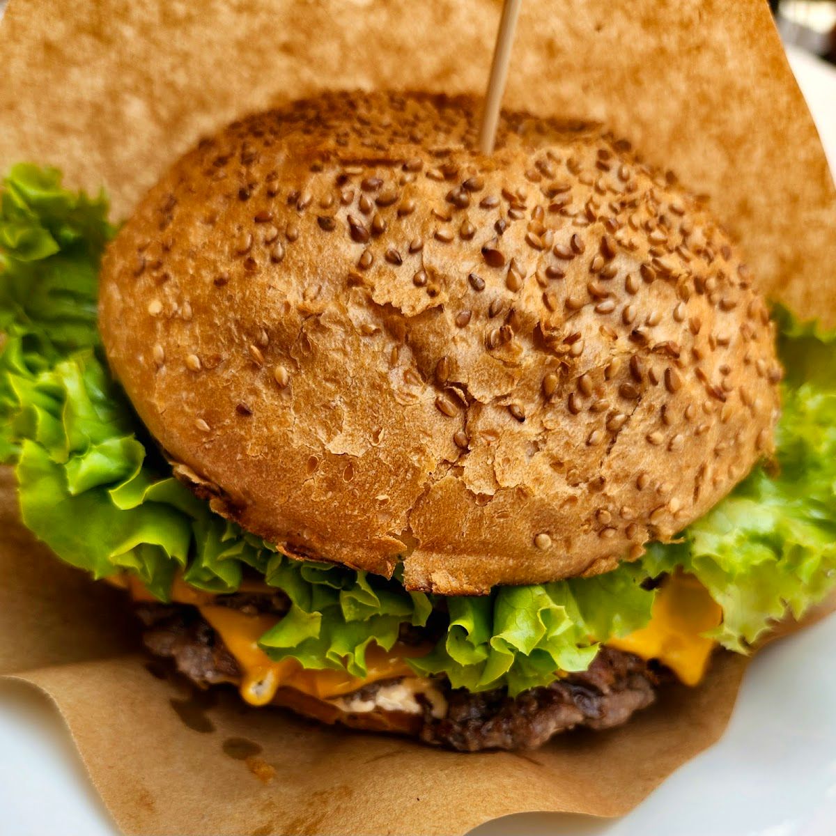 Govedji burger s sirom